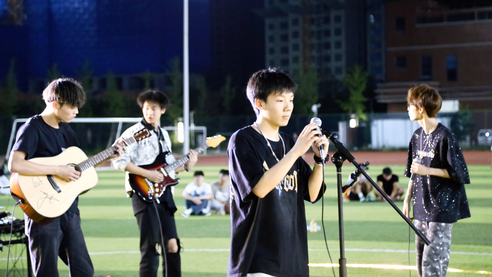 夏日有樂 綠野音夢｜陜建職大校園音樂節燃情開唱